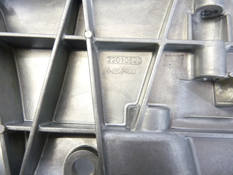 Crankcase side Gp, (PLAIN) (cover) (casing) UNI